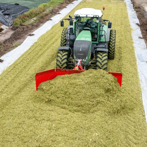 - 
  id: gml-maisschuif-fendt-936.jpg