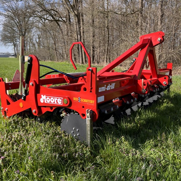 - 
  id: >
    producten/moore-unidrill-base-unit/img_7798.jpeg